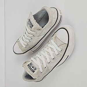 CONVERSE ALL-STAR CHUCK TAYLOR LOWTOP SHOES WOMANS SIZE 8 GUC